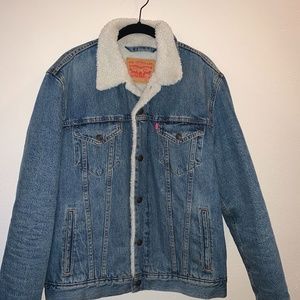 Levis sherpa trucker
